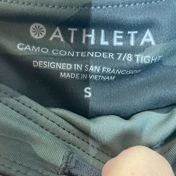 Athleta camo contender 7/8 tights leggings, size small - Picture 6 of 10